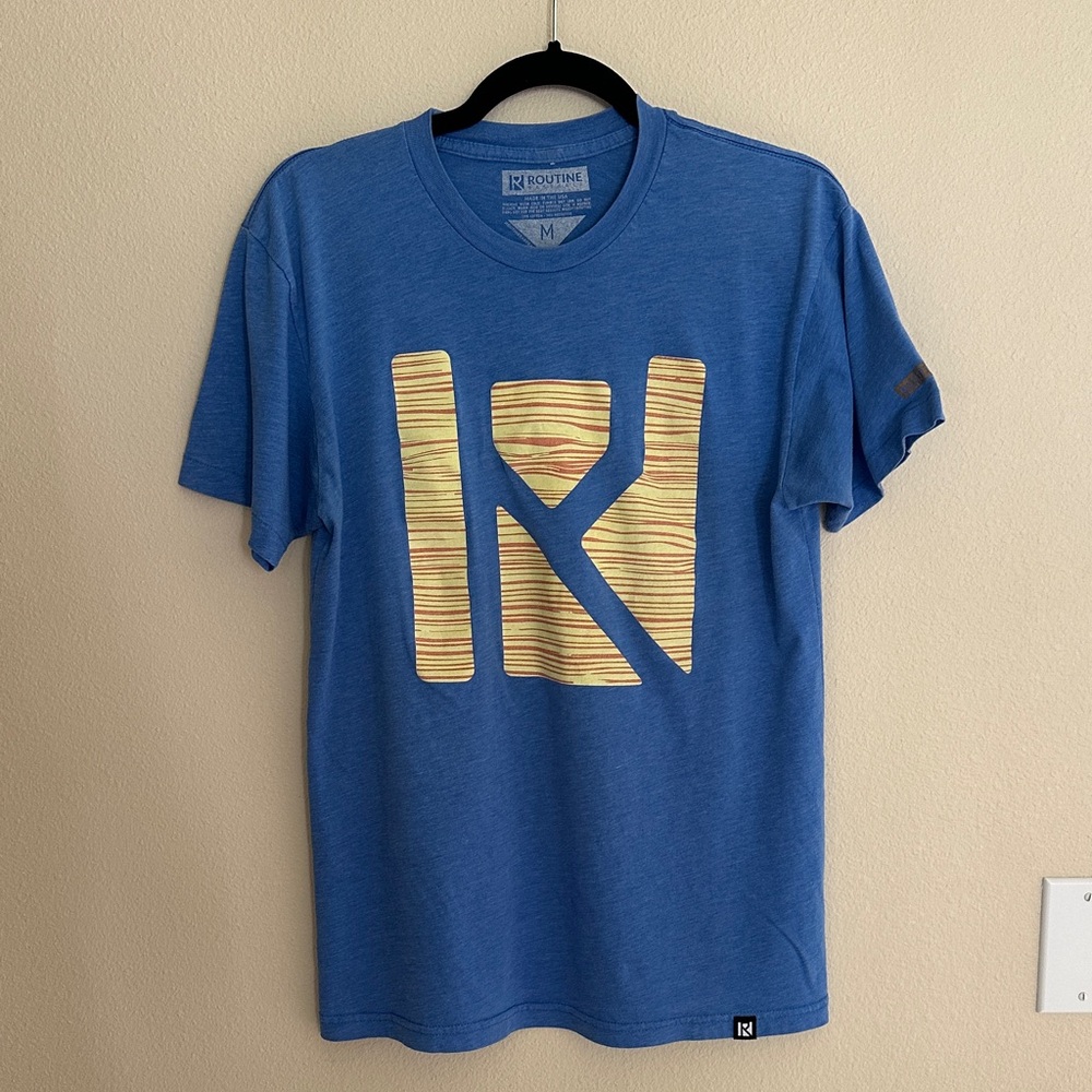 Routine Blue Graphic Short Sleeve Tee Medium EUC